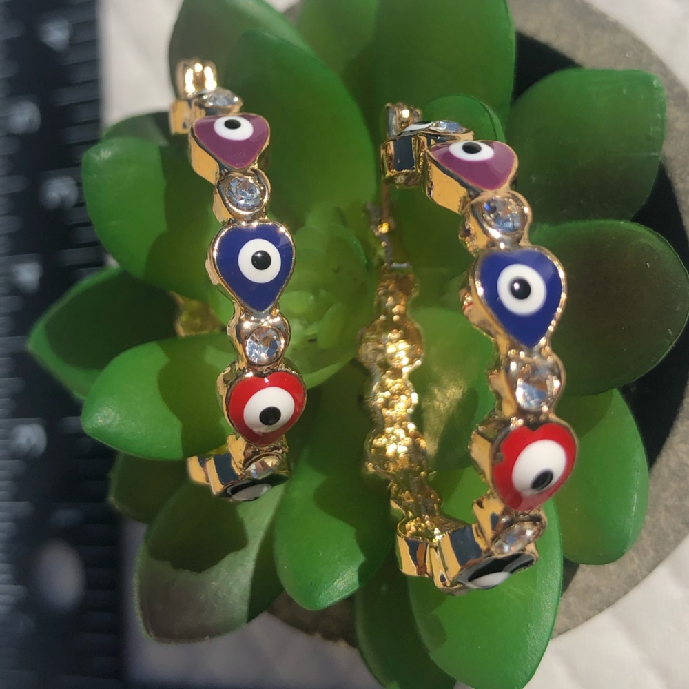 Beautiful lightweight evil eye round hoop earrings 🧿
